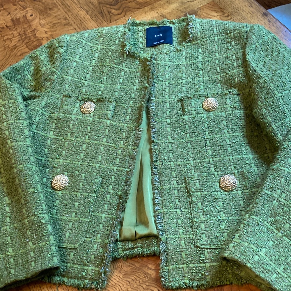 Mango stunning green cropped blazer. Size Large.